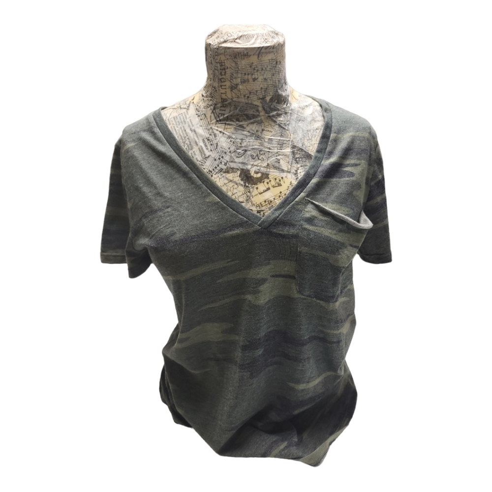 Socialite Camo Tee NWOT